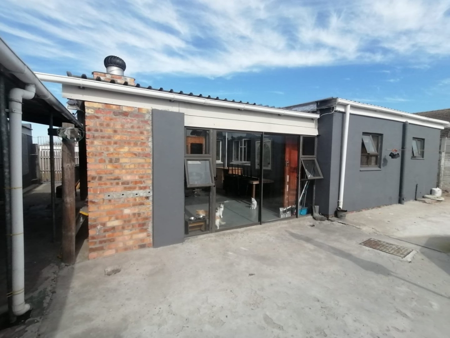 5 Bedroom Property for Sale in Lotus River Western Cape